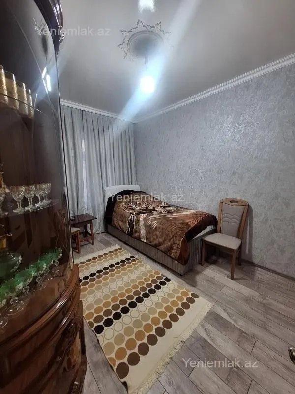 Satılır 4 otaqlı köhnə tikili 85 m²