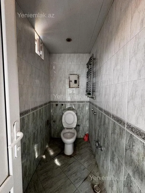 Satılır 6 otaqlı həyət evi 240 m²