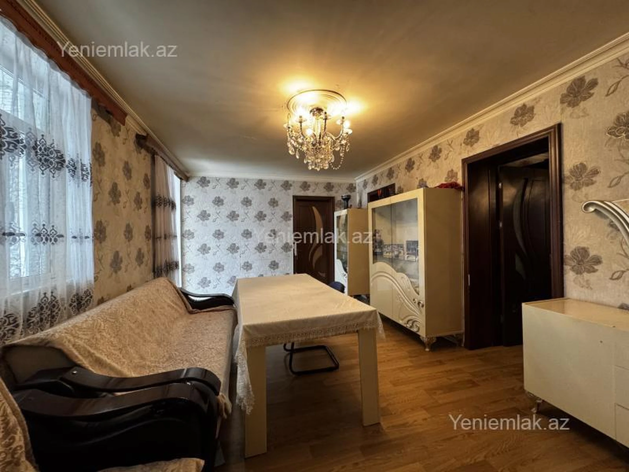 Satılır 6 otaqlı həyət evi 240 m²