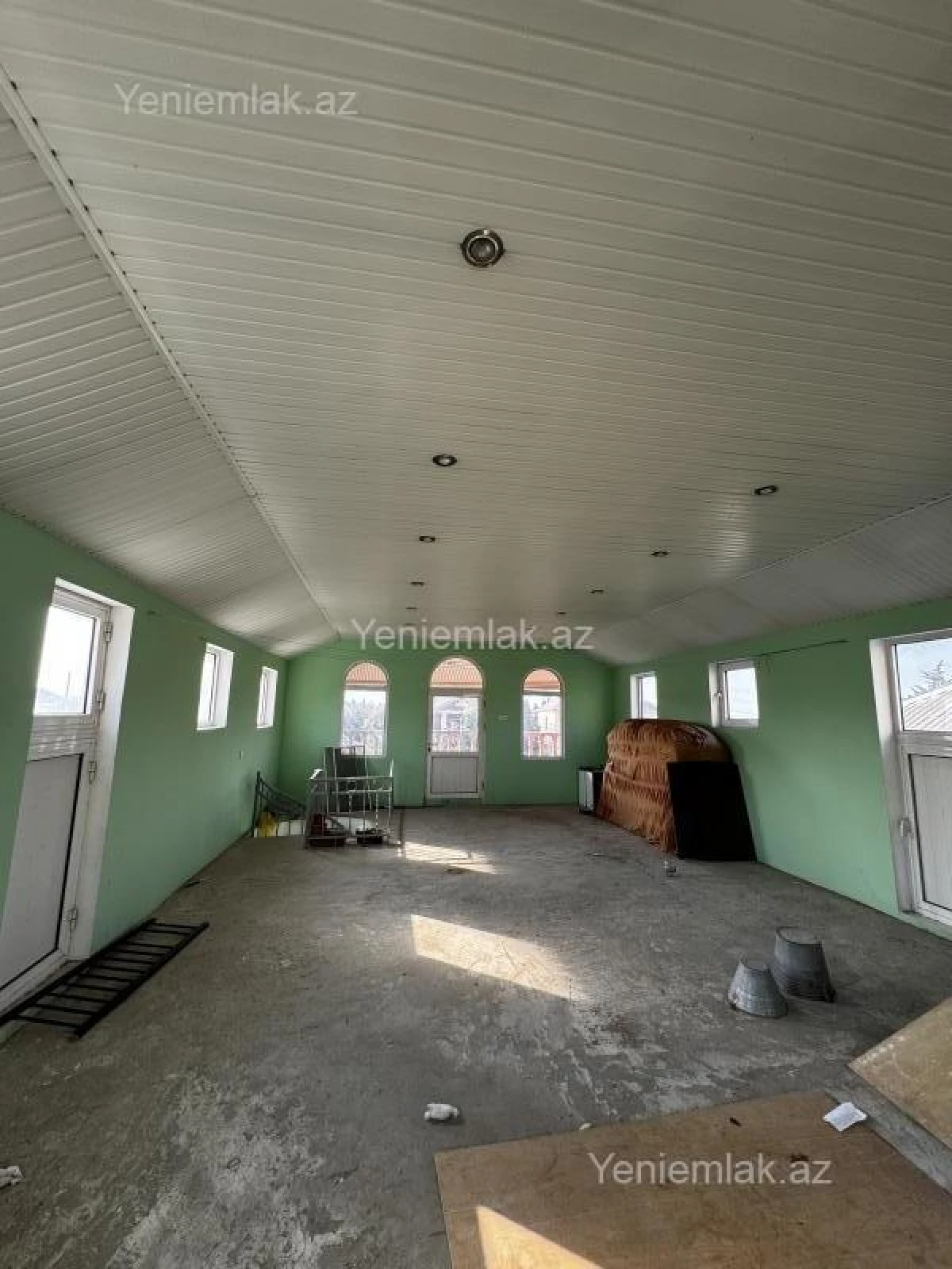 Satılır 6 otaqlı həyət evi 240 m²