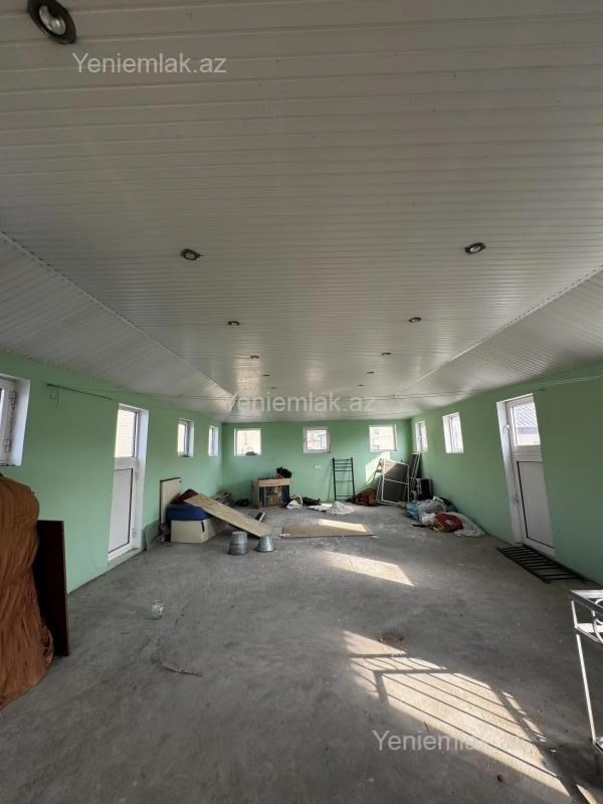 Satılır 6 otaqlı həyət evi 240 m²