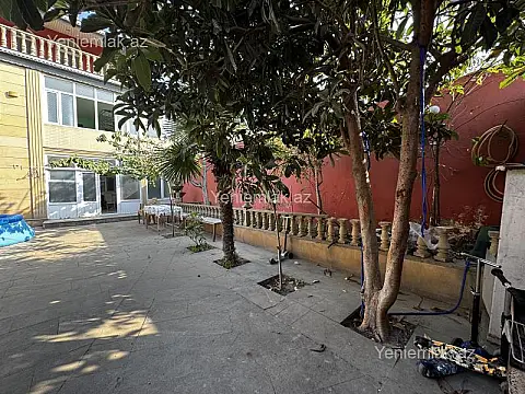 Satılır 6 otaqlı həyət evi 240 m²