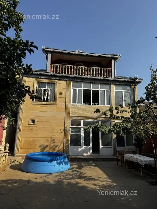 Satılır 6 otaqlı həyət evi 240 m²