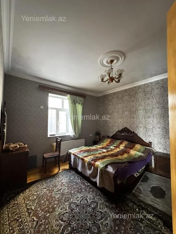 Satılır 6 otaqlı həyət evi 240 m²