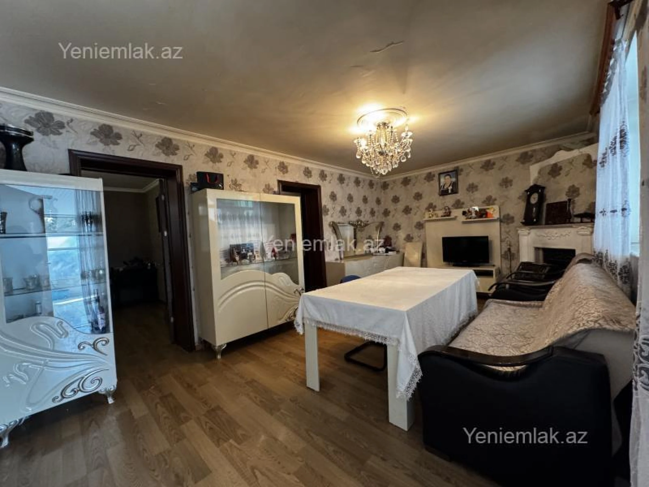 Satılır 6 otaqlı həyət evi 240 m²