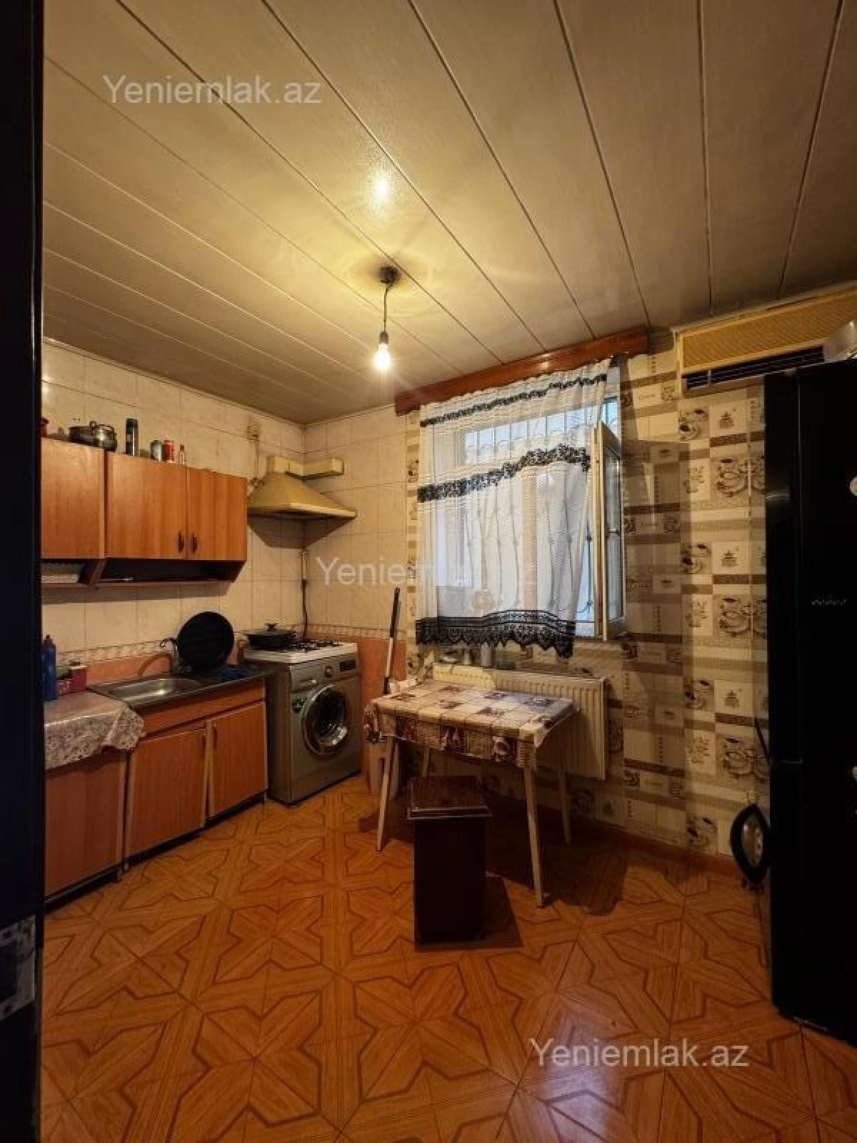 Satılır 6 otaqlı həyət evi 240 m²