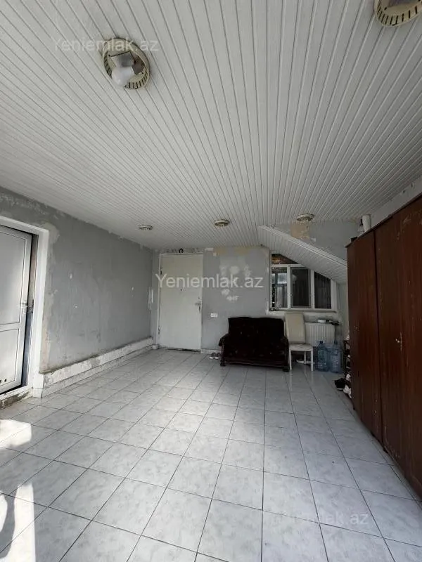 Satılır 6 otaqlı həyət evi 240 m²