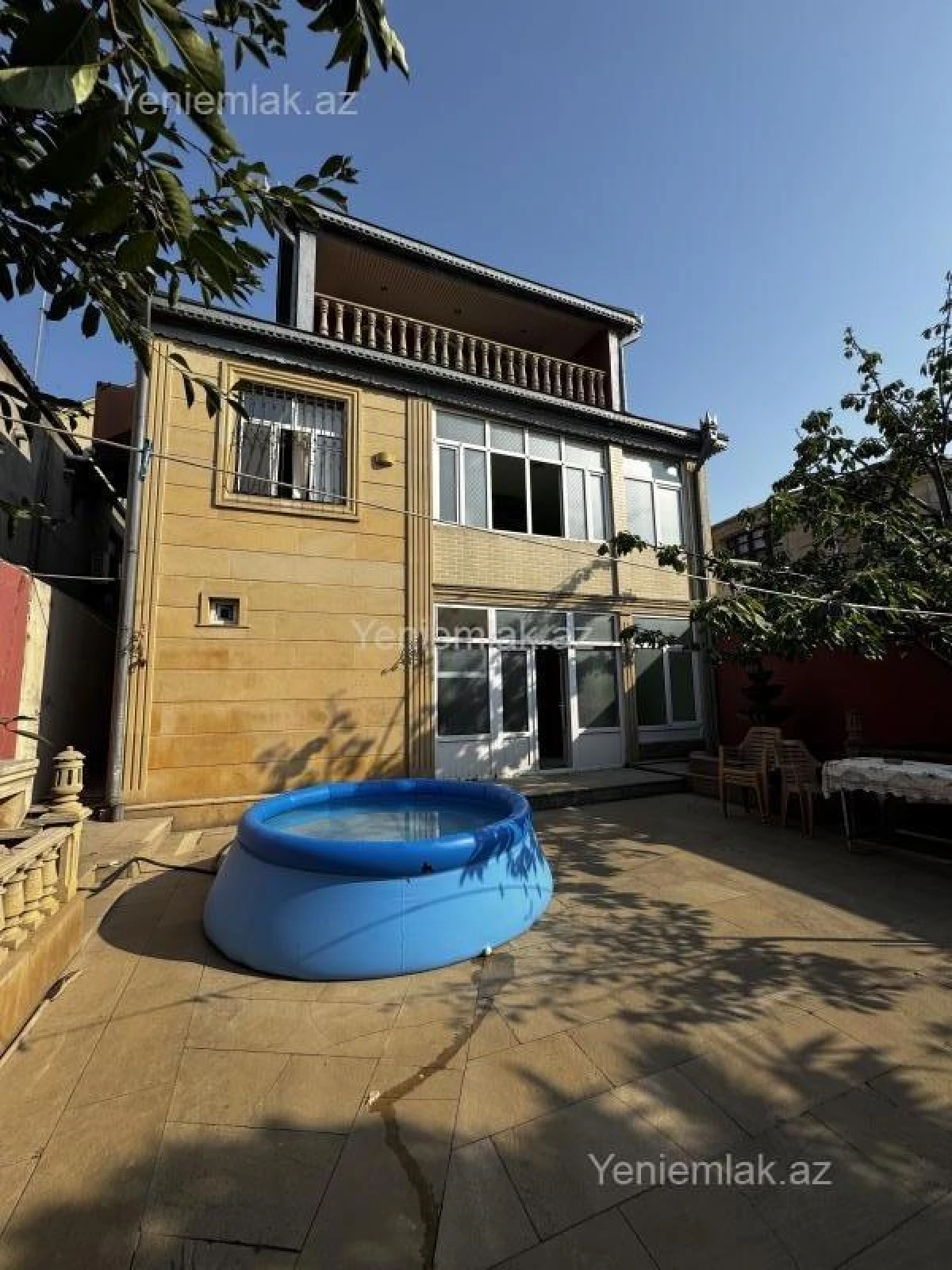 Satılır 6 otaqlı həyət evi 240 m²