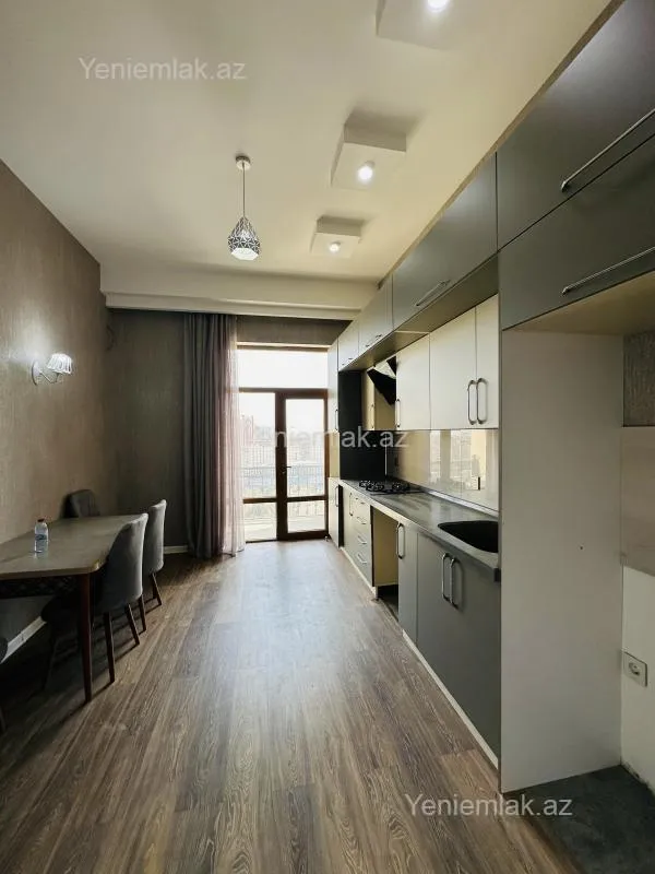 Satılır 4 otaqlı yeni tikili 182 m²