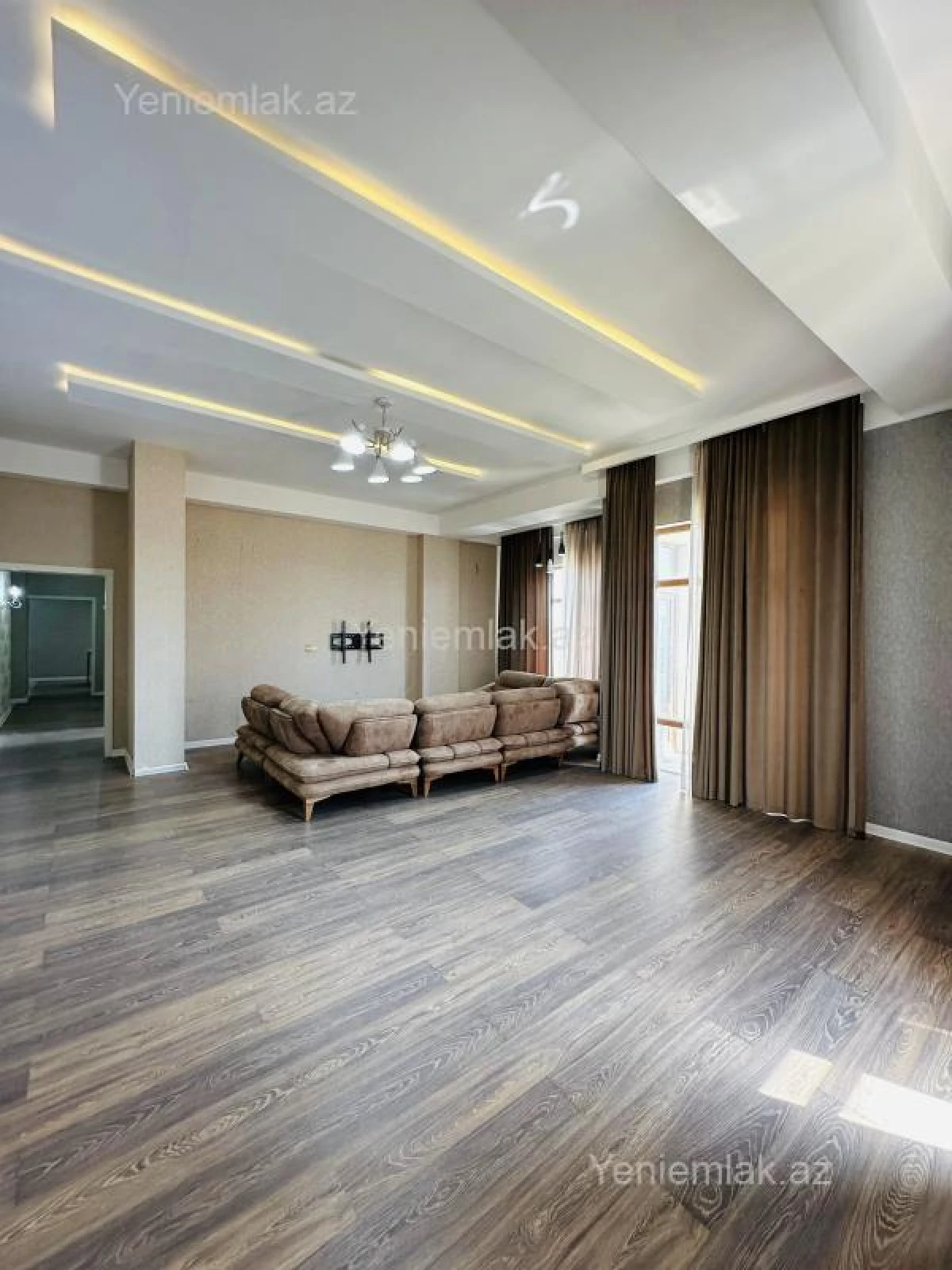 Satılır 4 otaqlı yeni tikili 182 m²