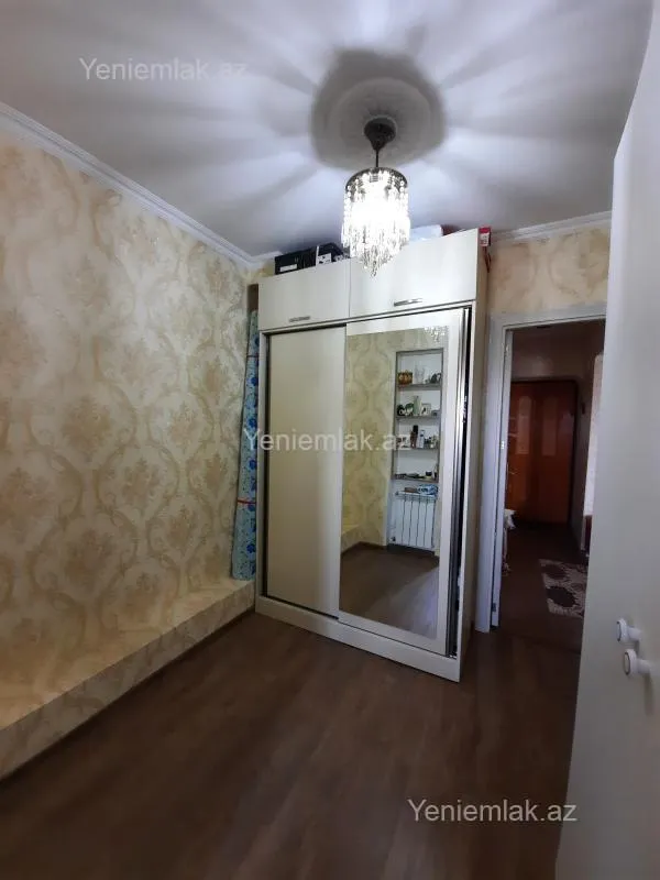 Satılır 2 otaqlı köhnə tikili 52 m²