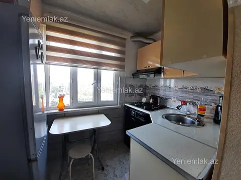 Satılır 2 otaqlı köhnə tikili 52 m²