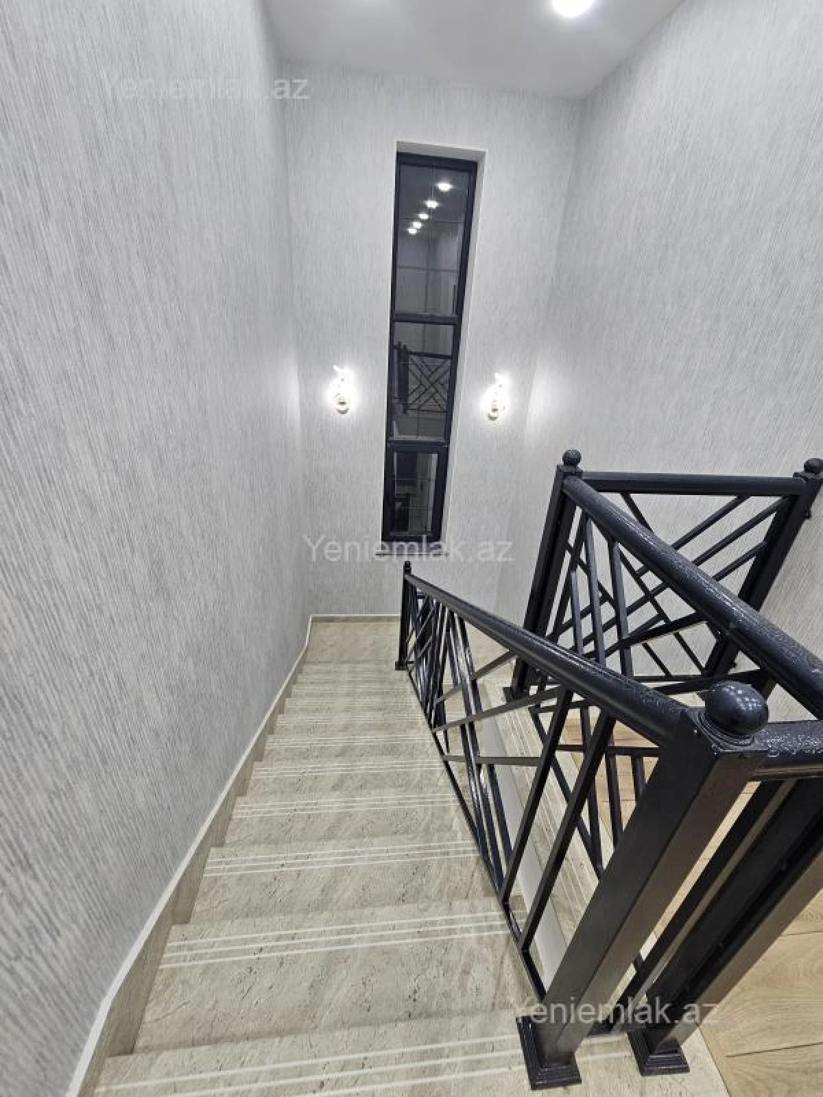 Satılır 5 otaqlı həyət evi 190 m²