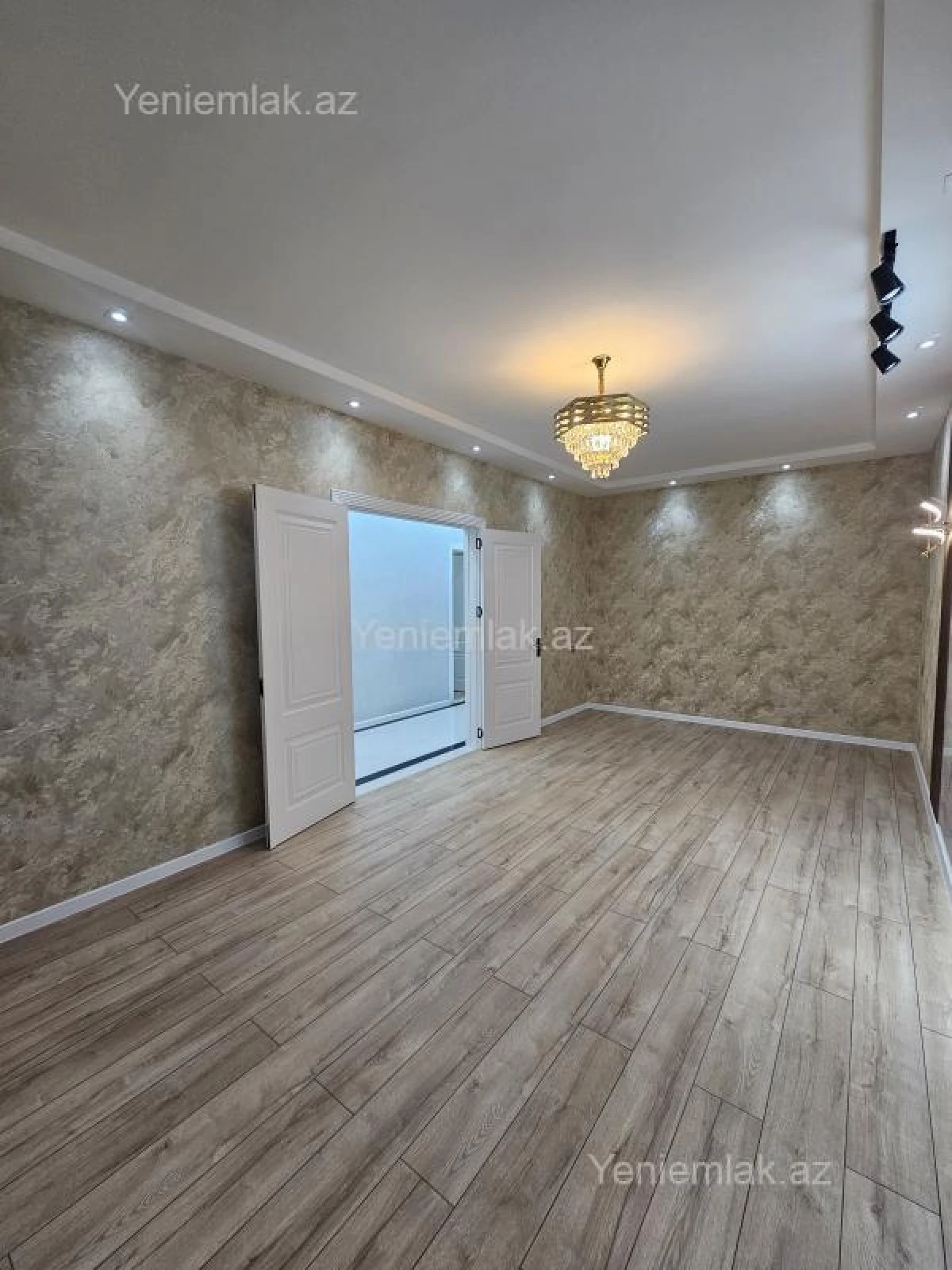 Satılır 5 otaqlı həyət evi 190 m²