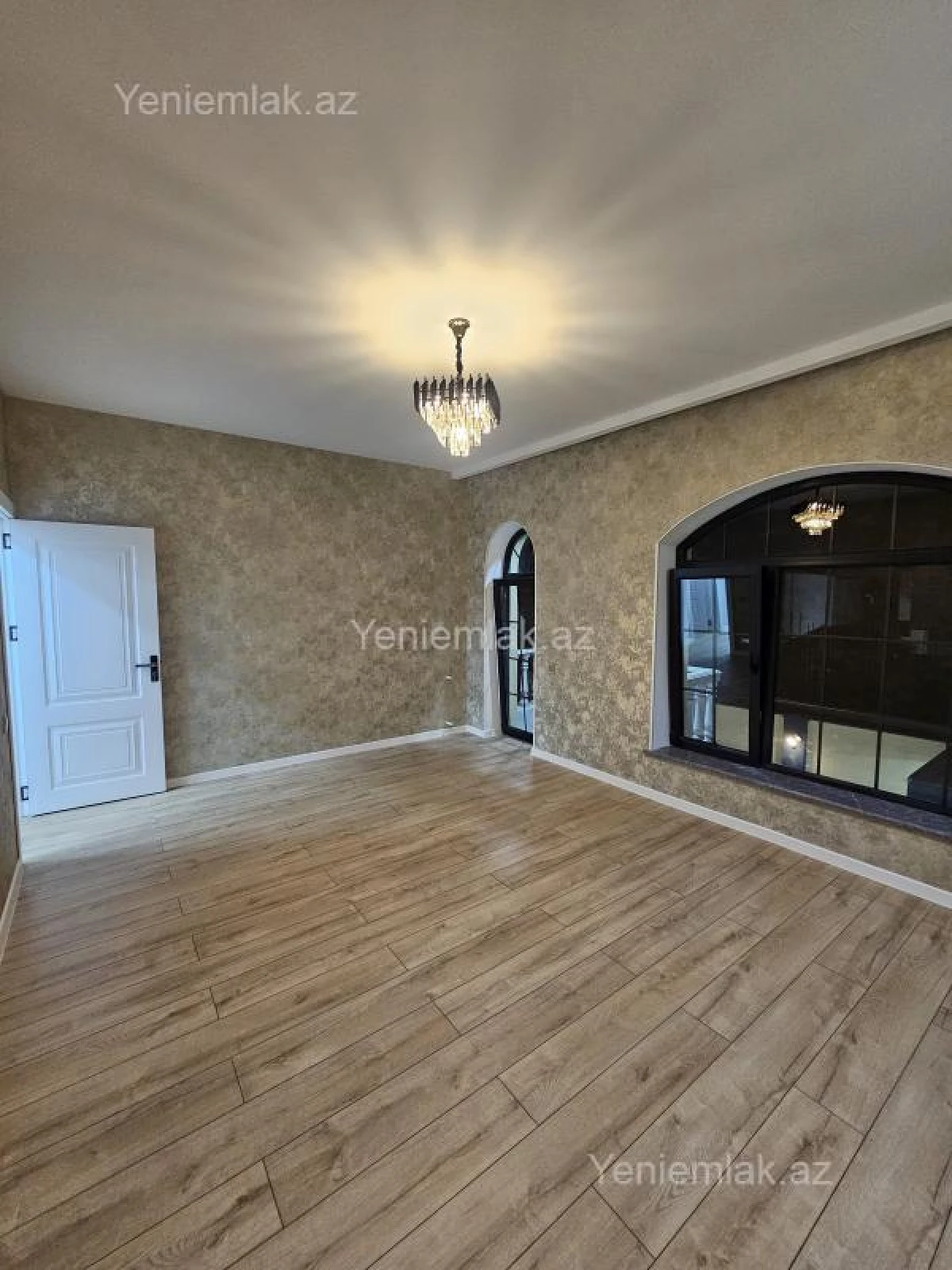 Satılır 5 otaqlı həyət evi 190 m²