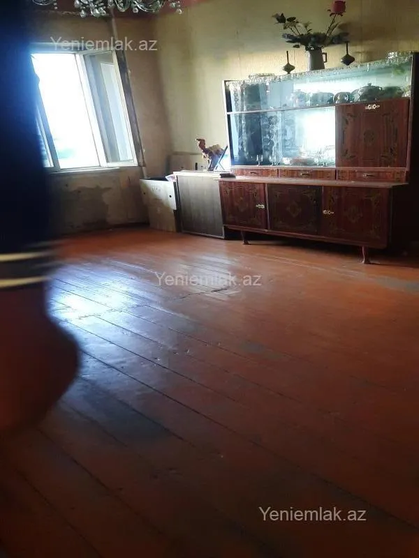 Satılır 5 otaqlı köhnə tikili 120 m²