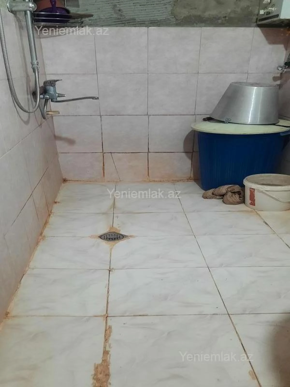 Satılır 5 otaqlı köhnə tikili 120 m²