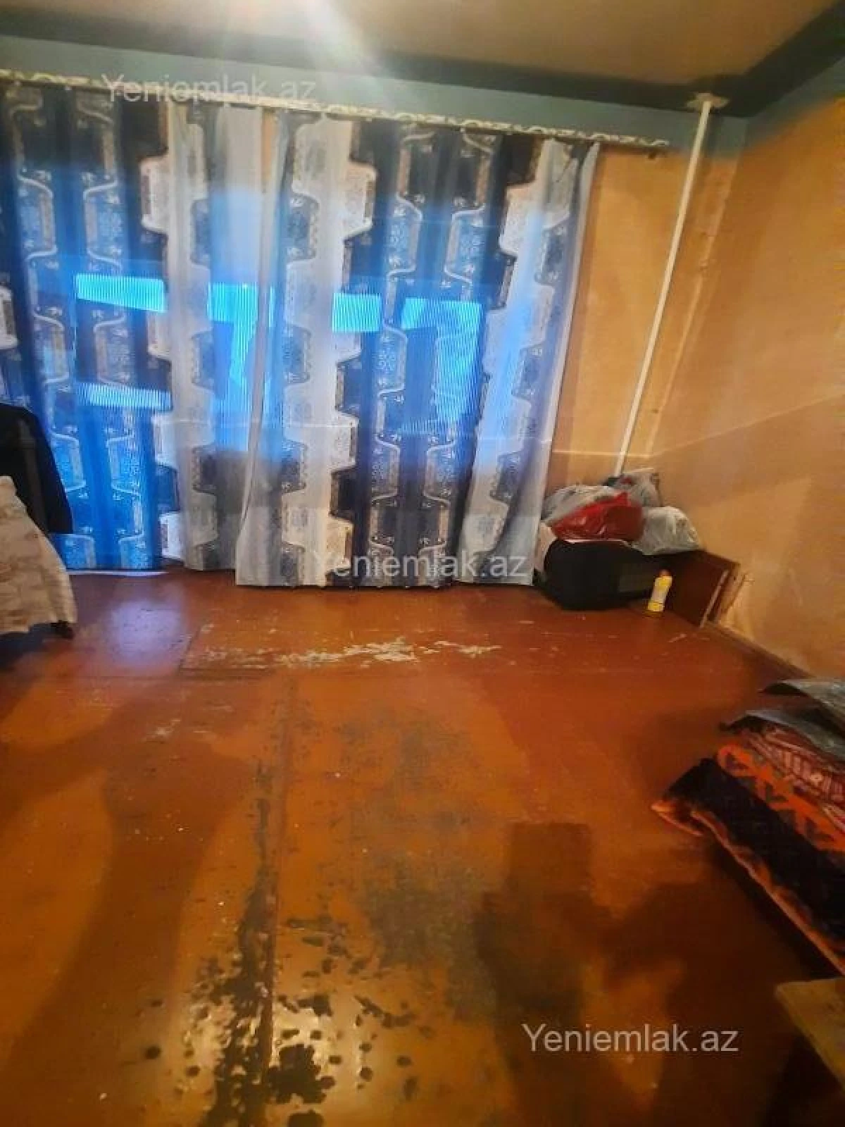 Satılır 5 otaqlı köhnə tikili 120 m²