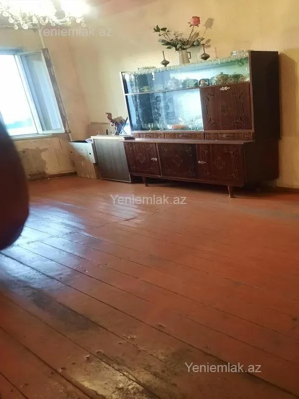 Satılır 5 otaqlı köhnə tikili 120 m²