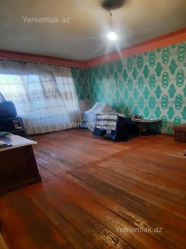Satılır 5 otaqlı köhnə tikili 120 m²