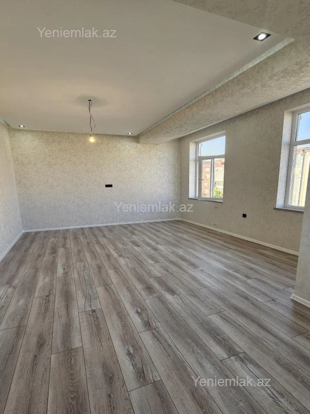Satılır 2 otaqlı yeni tikili 75 m²