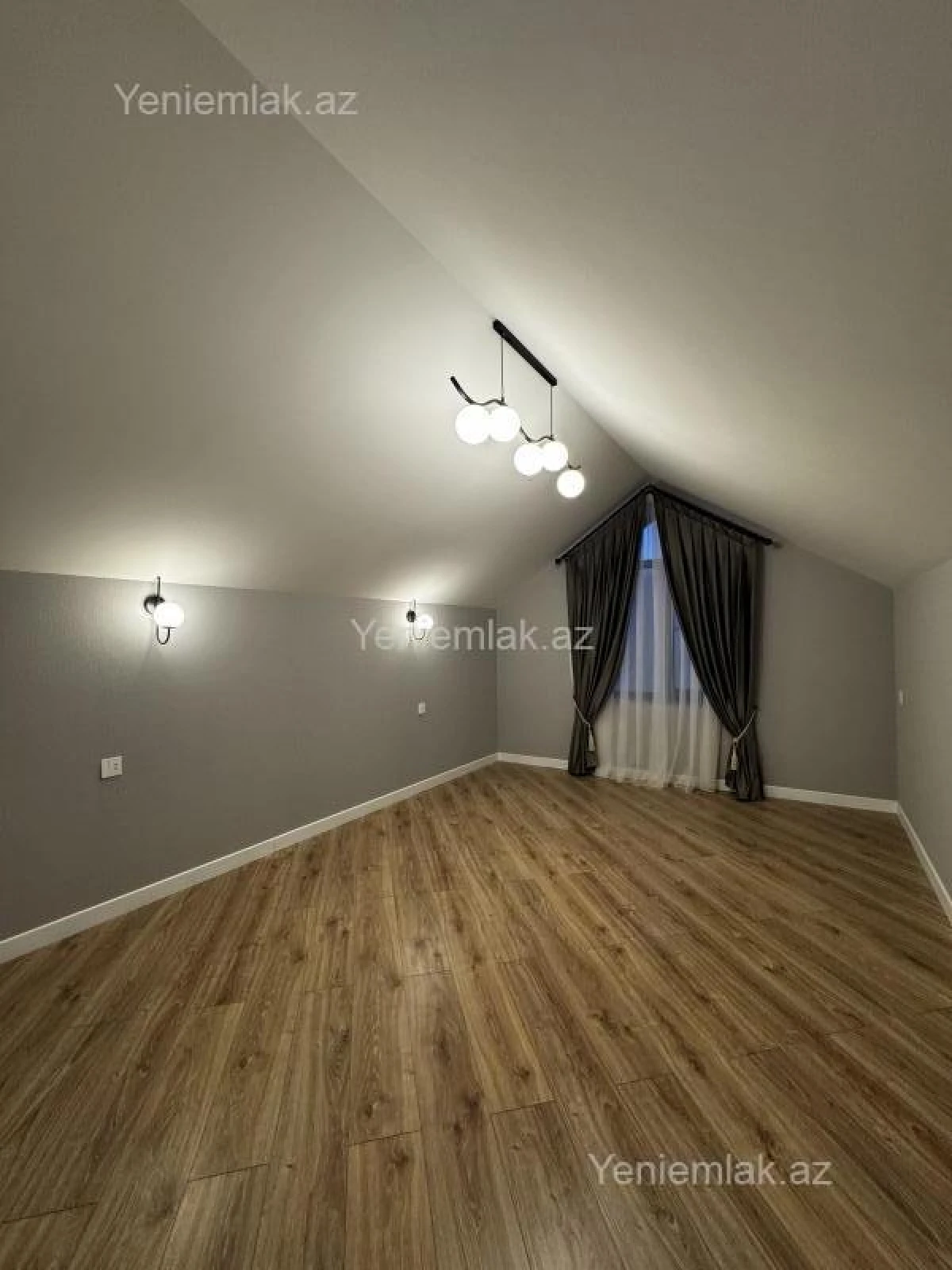 Satılır 4 otaqlı həyət evi 200 m²