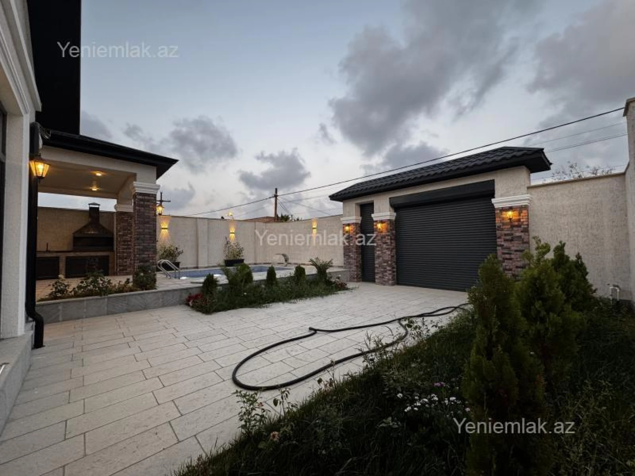 Satılır 4 otaqlı həyət evi 200 m²