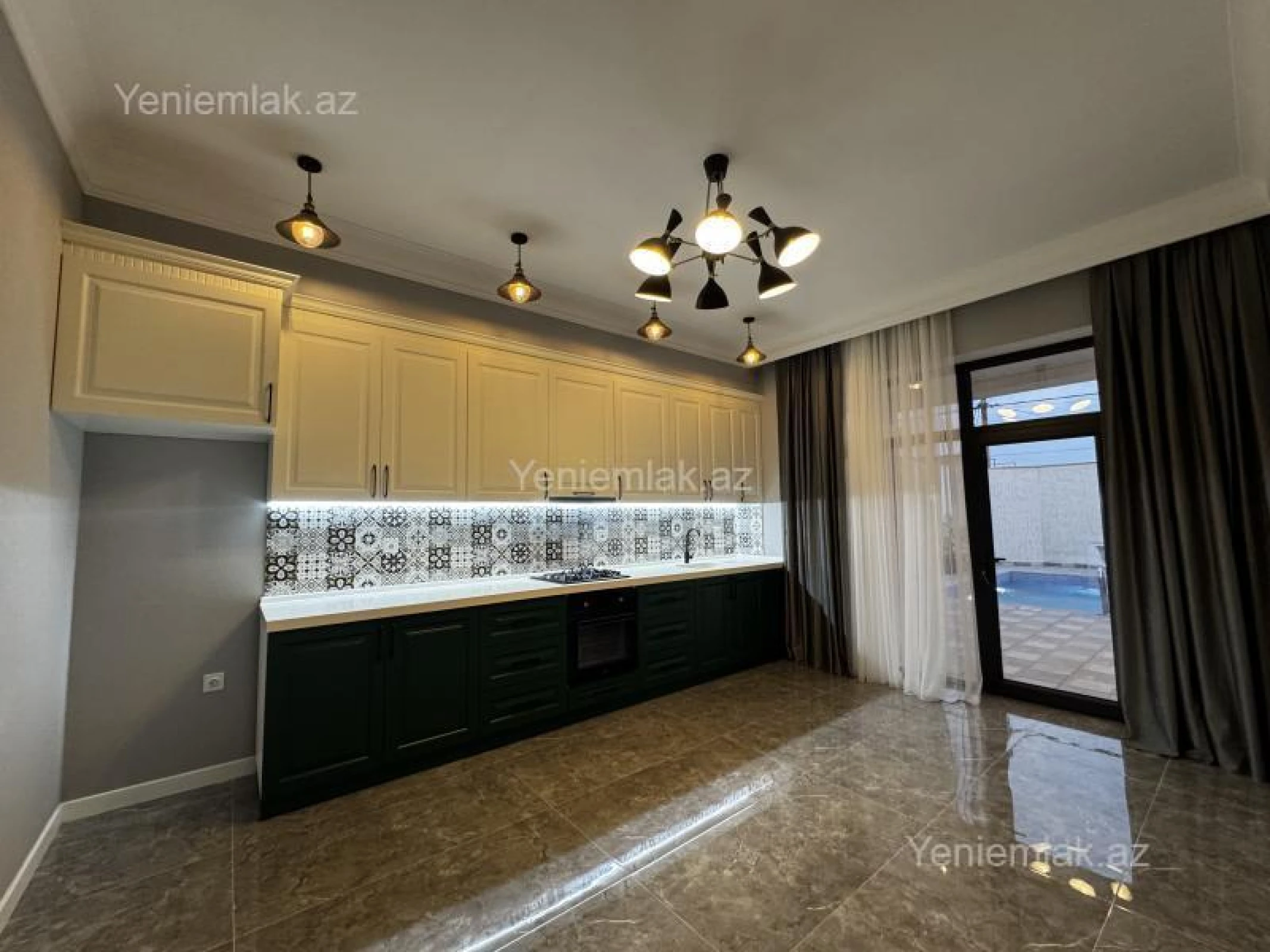 Satılır 4 otaqlı həyət evi 200 m²