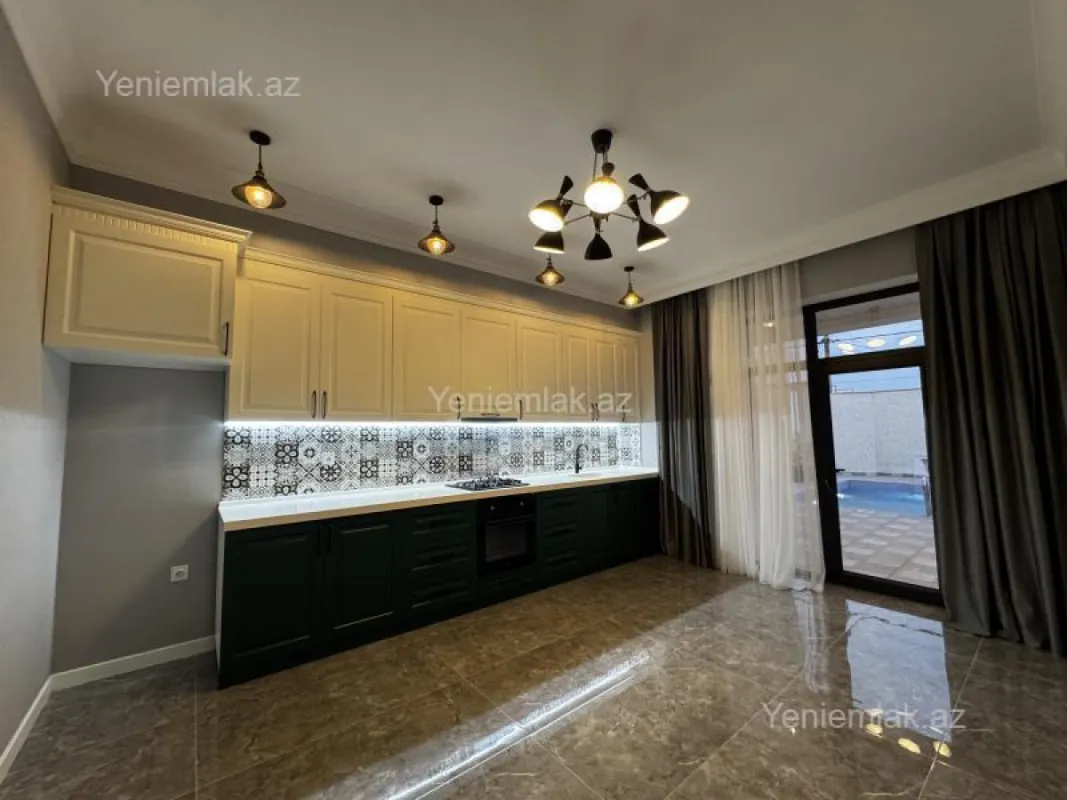 Satılır 4 otaqlı həyət evi 200 m²