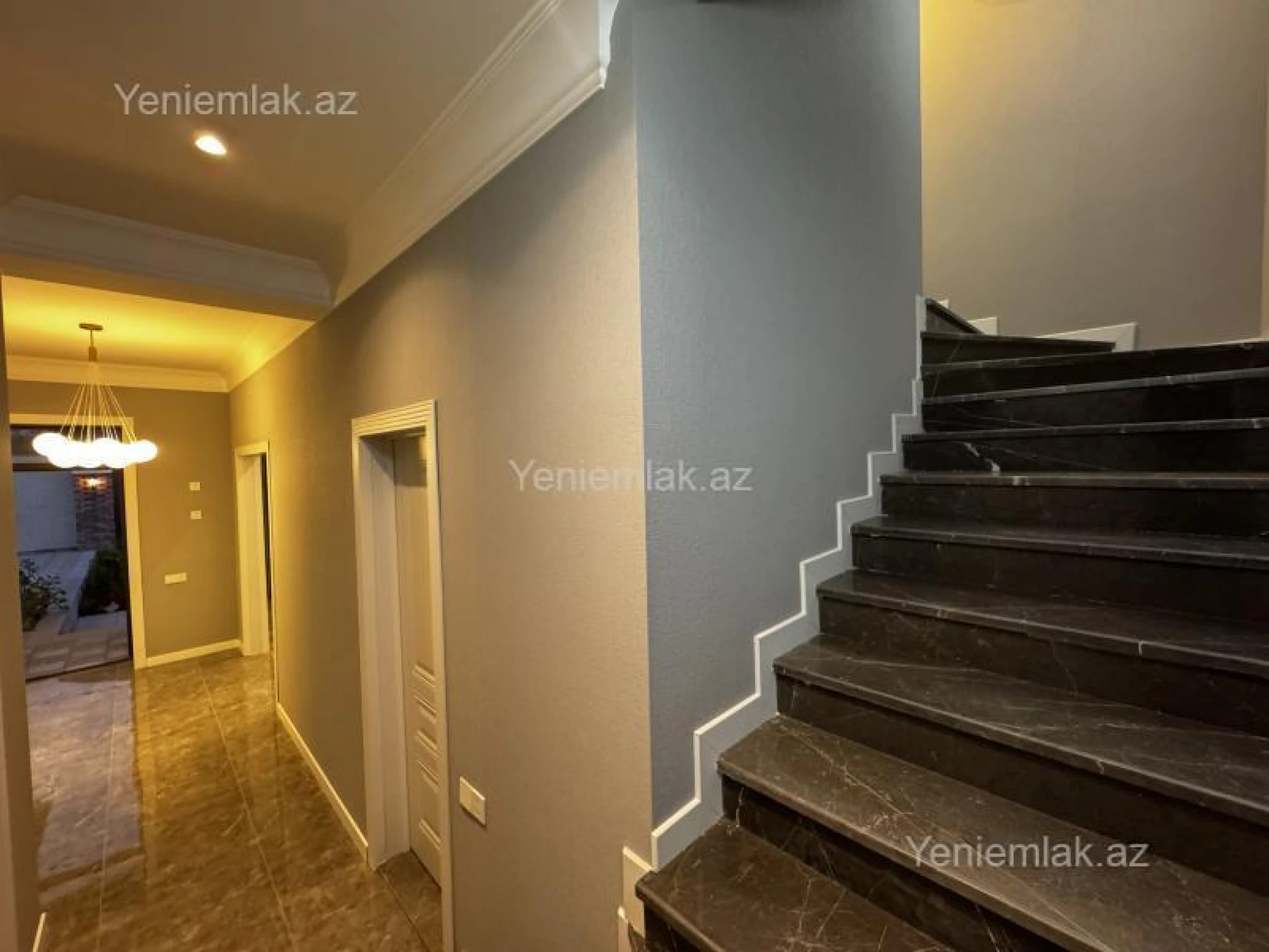 Satılır 4 otaqlı həyət evi 200 m²