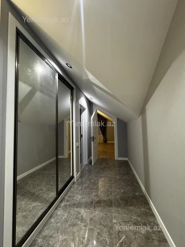 Satılır 4 otaqlı həyət evi 200 m²