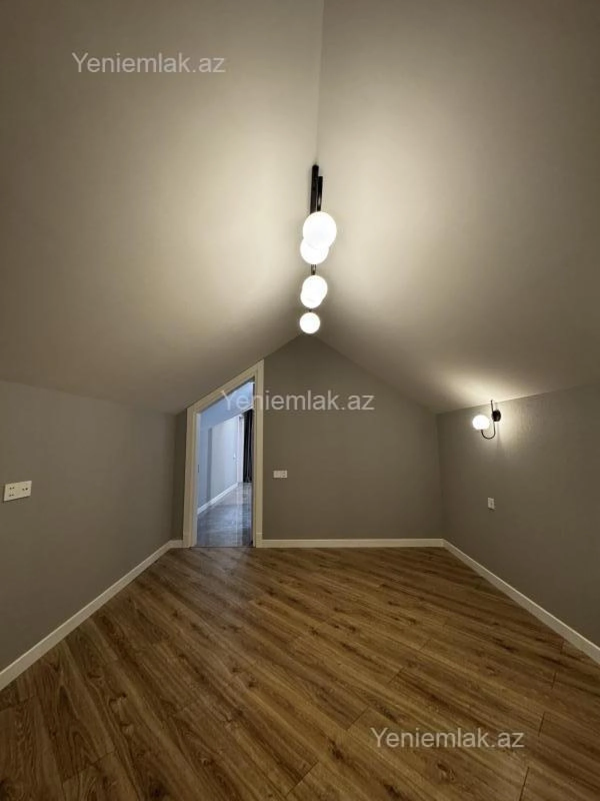 Satılır 4 otaqlı həyət evi 200 m²