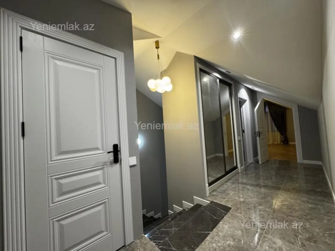 Satılır 4 otaqlı həyət evi 200 m²