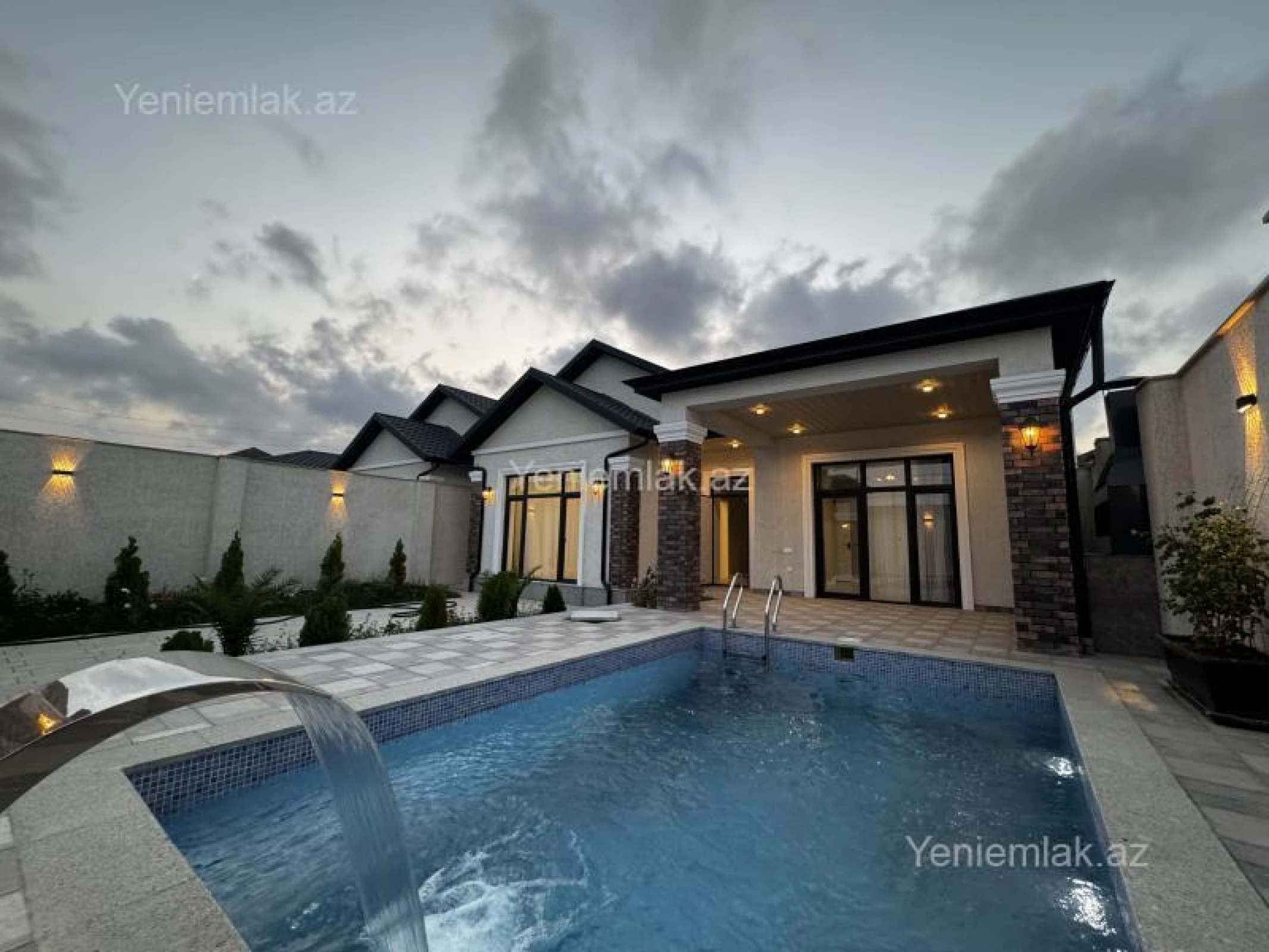 Satılır 4 otaqlı həyət evi 200 m²