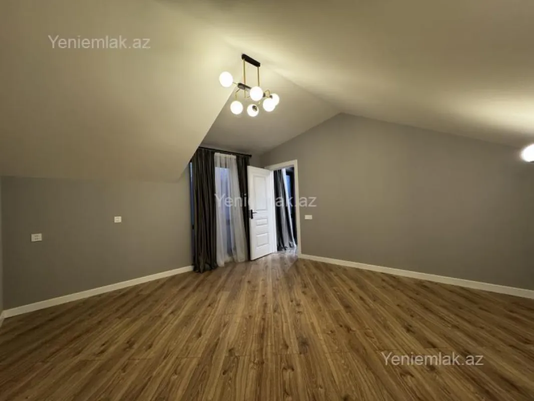 Satılır 4 otaqlı həyət evi 200 m²