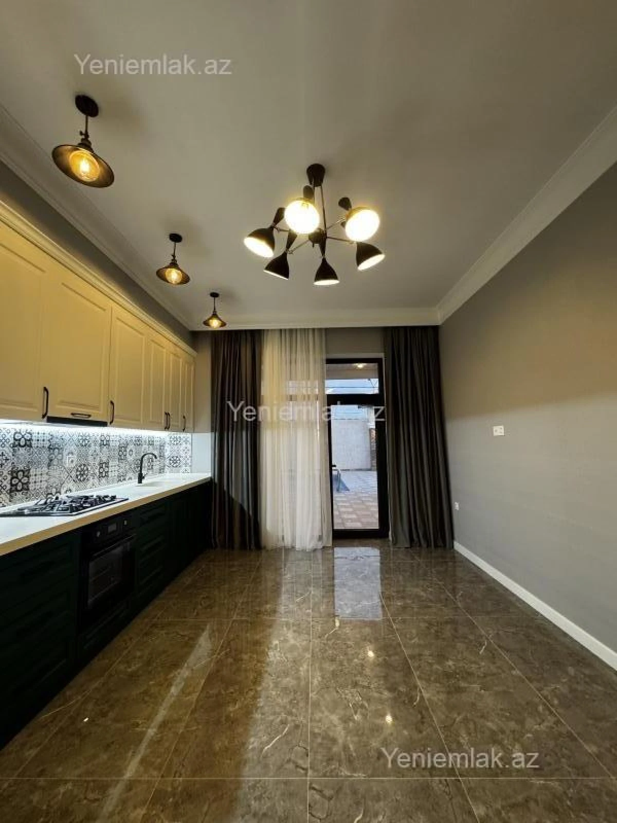 Satılır 4 otaqlı həyət evi 200 m²