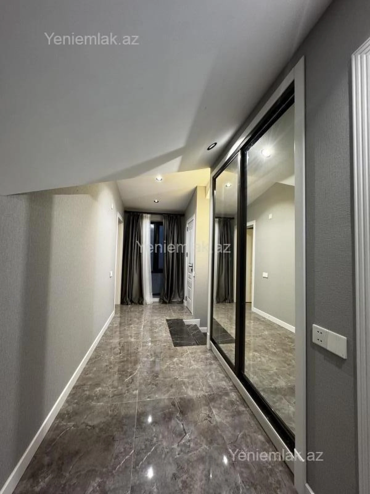 Satılır 4 otaqlı həyət evi 200 m²