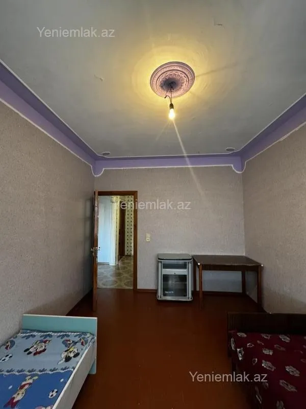 Satılır 3 otaqlı köhnə tikili 75 m²