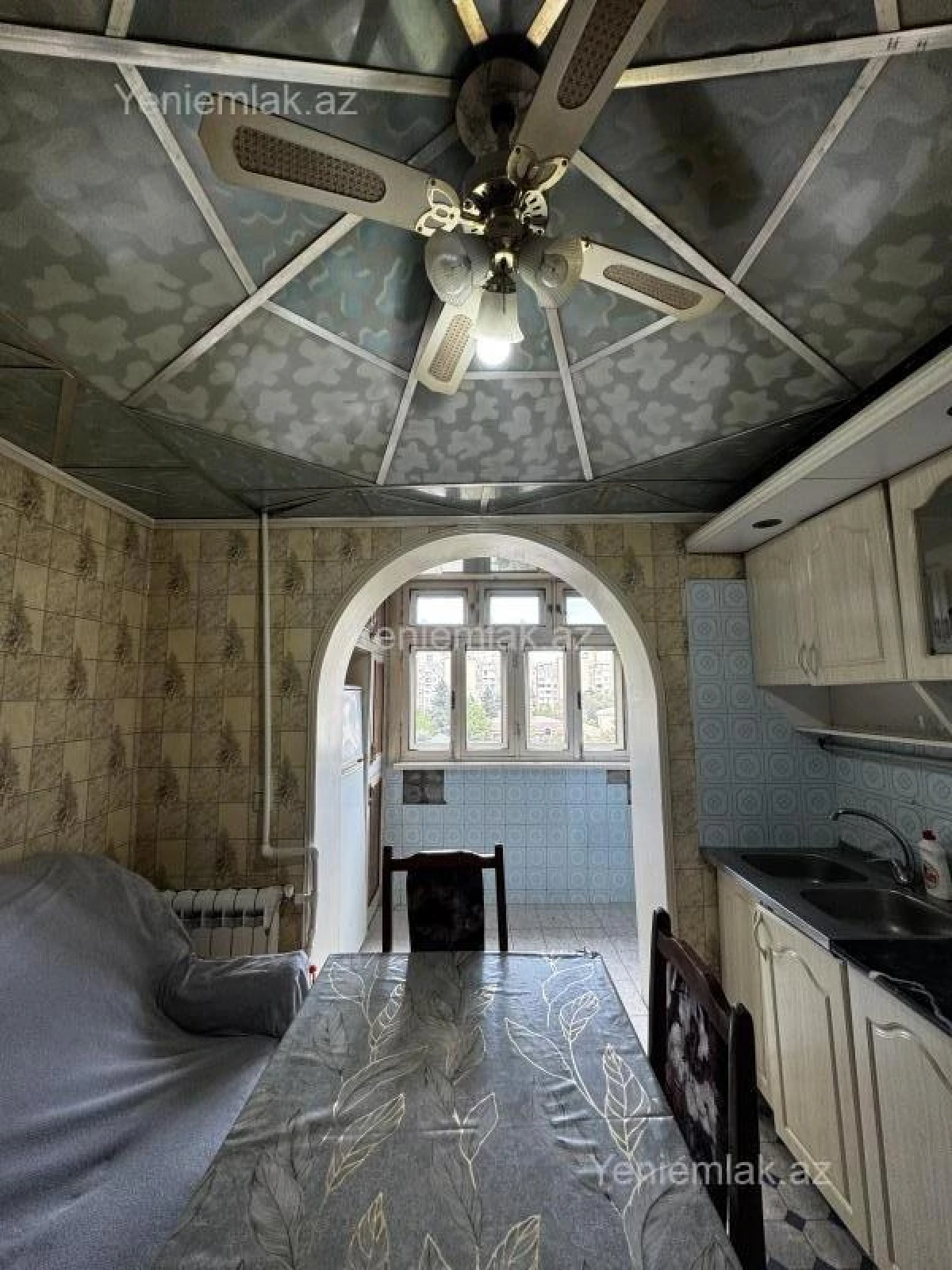 Satılır 3 otaqlı köhnə tikili 75 m²