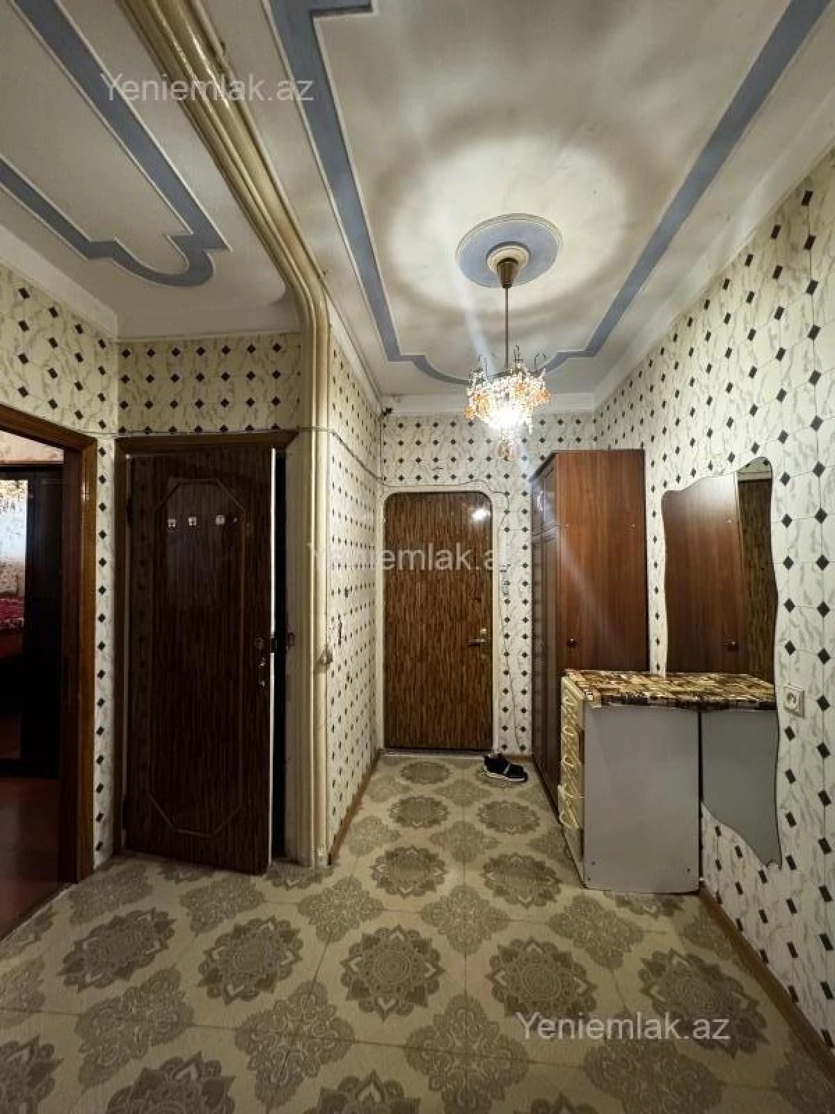 Satılır 3 otaqlı köhnə tikili 75 m²