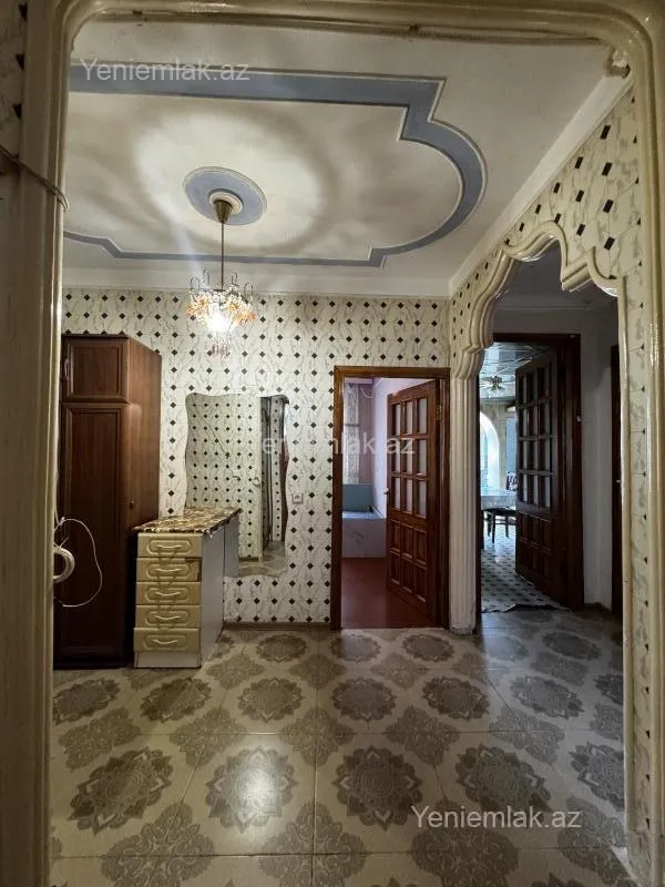 Satılır 3 otaqlı köhnə tikili 75 m²