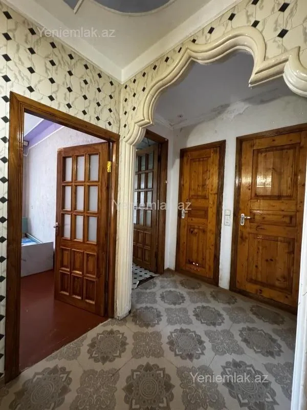 Satılır 3 otaqlı köhnə tikili 75 m²