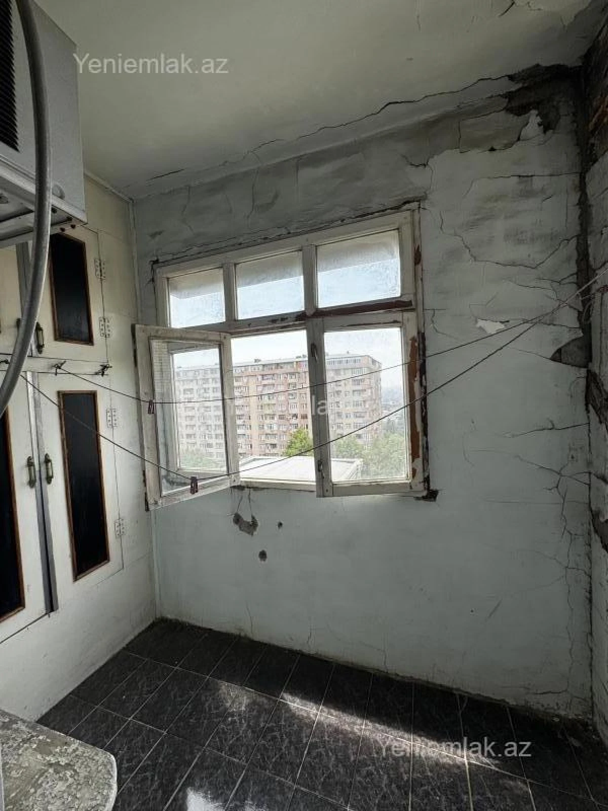 Satılır 3 otaqlı köhnə tikili 75 m²