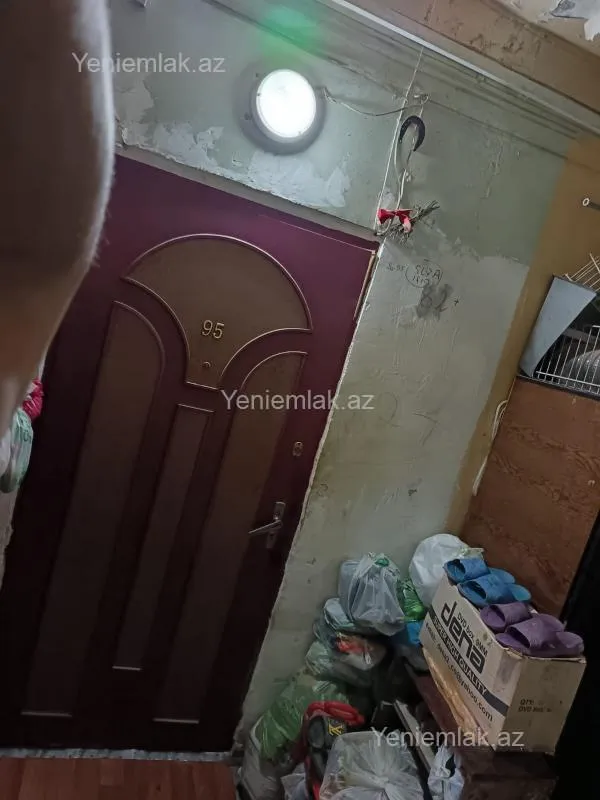 Satılır 1 otaqlı köhnə tikili 22 m²