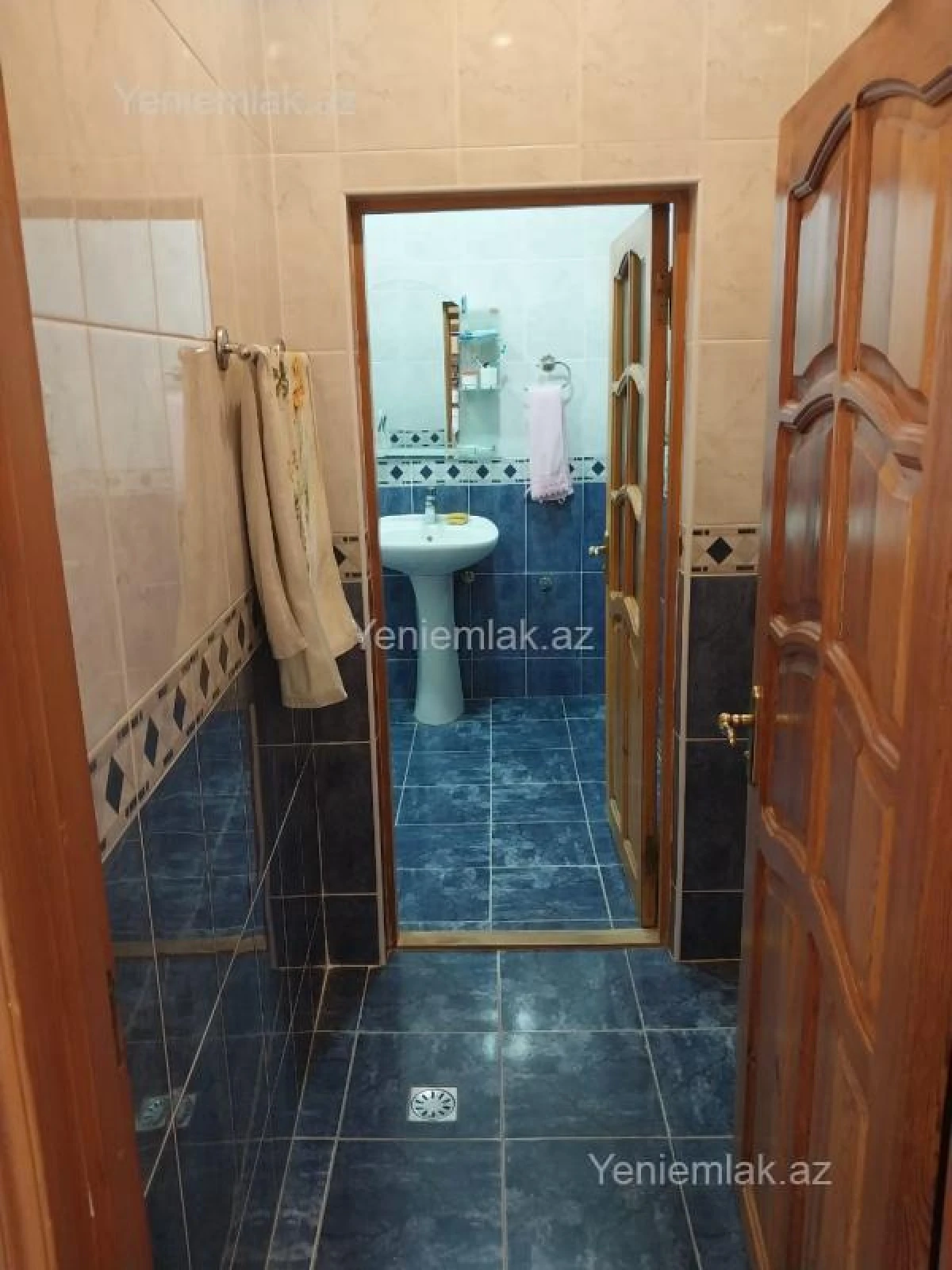 Satılır 8 otaqlı həyət evi 200 m²