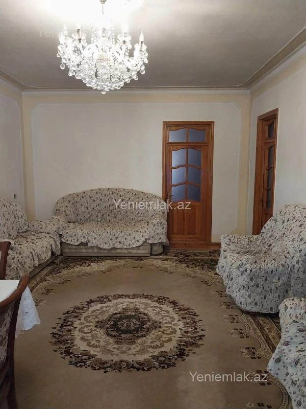 Satılır 8 otaqlı həyət evi 200 m²