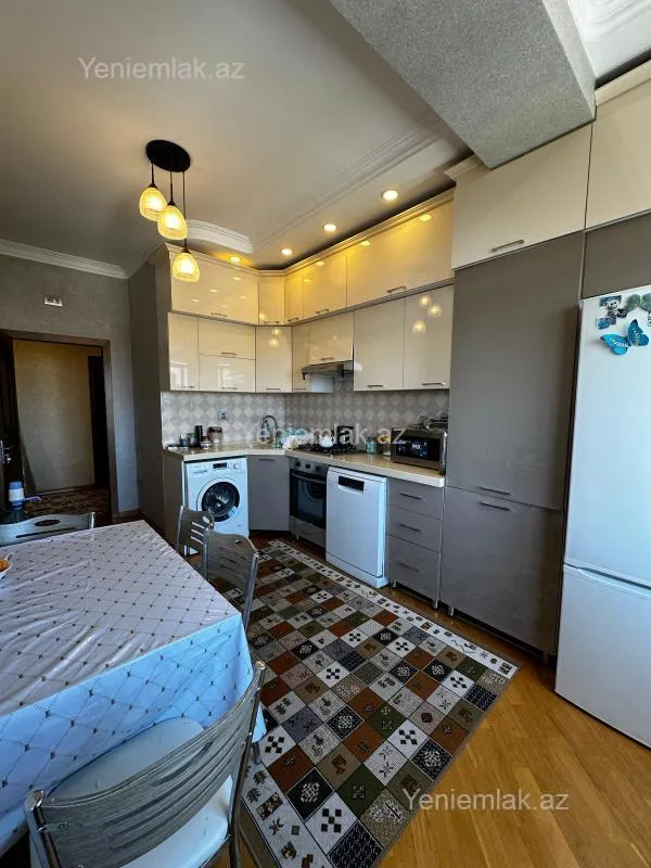 Satılır 3 otaqlı yeni tikili 100 m²