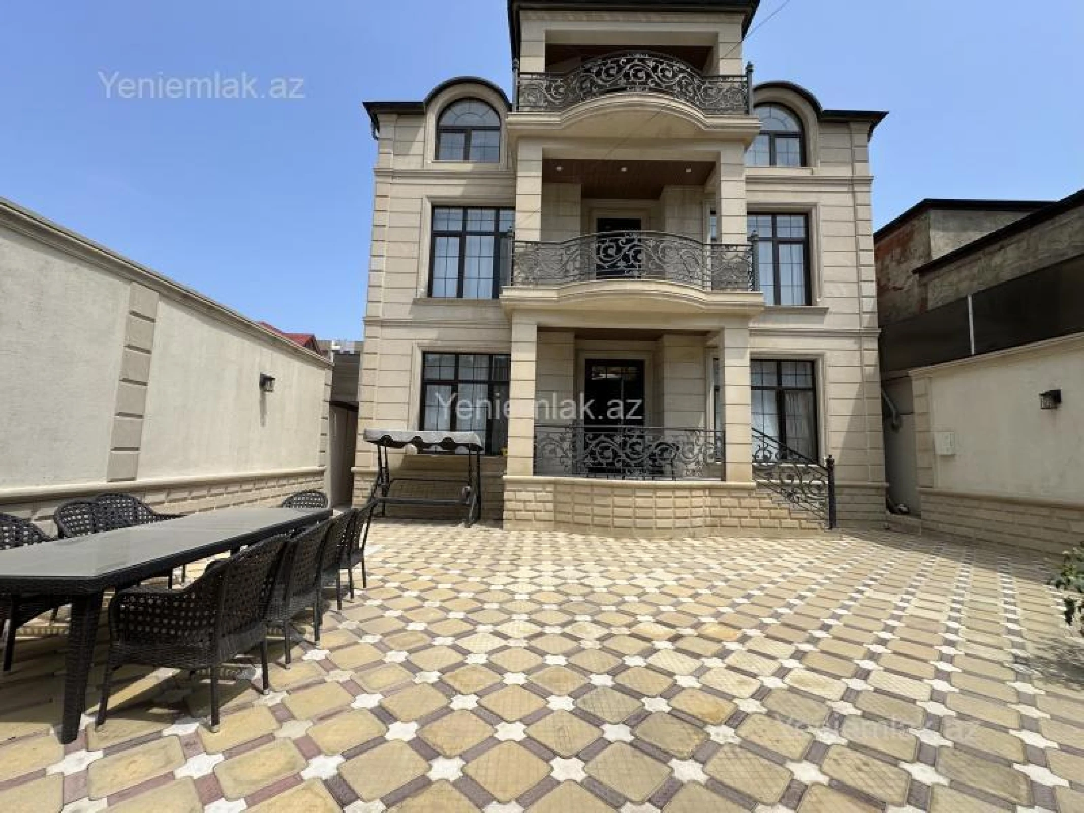 Satılır 6 otaqlı həyət evi 360 m²