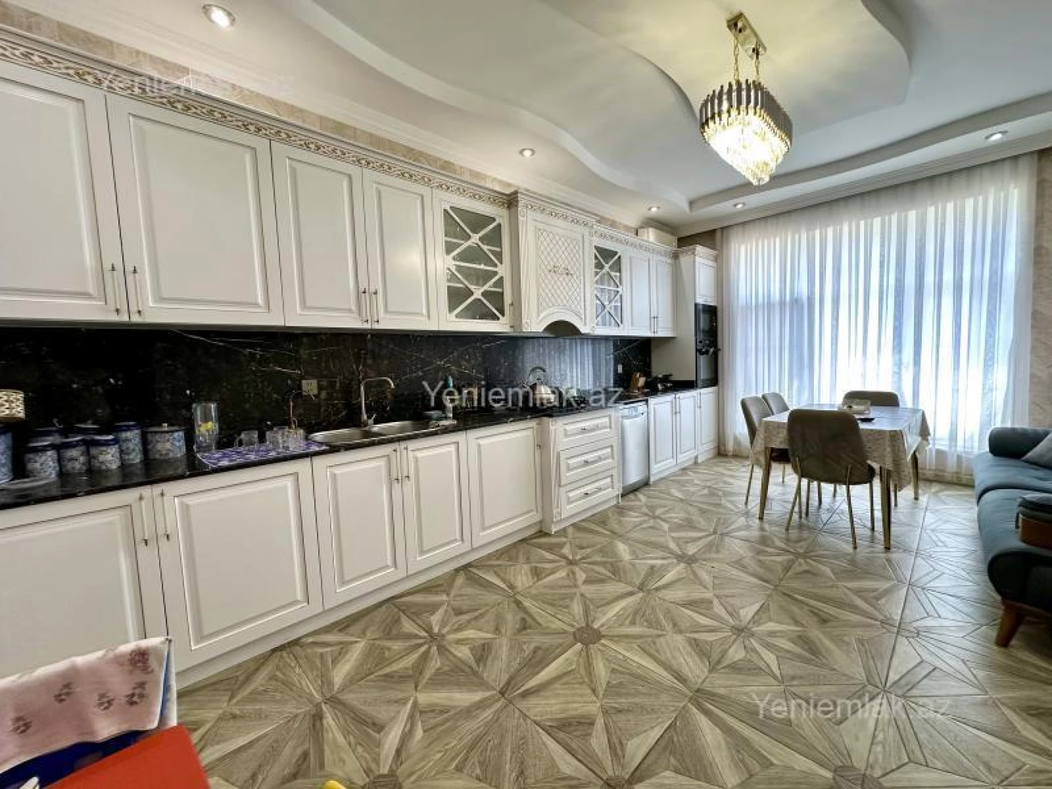 Satılır 6 otaqlı həyət evi 360 m²