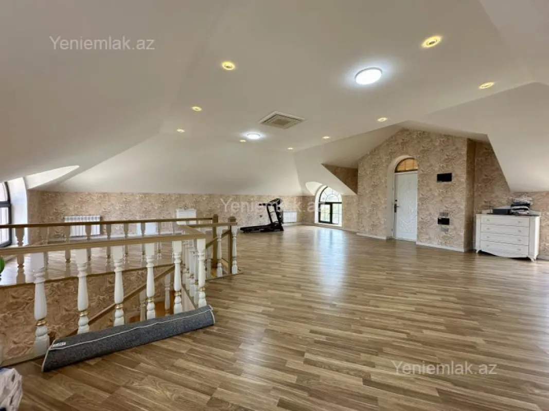 Satılır 6 otaqlı həyət evi 360 m²